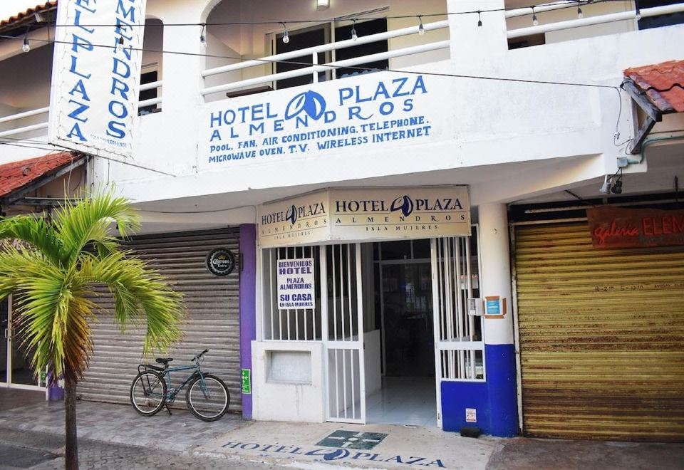 Hotel Plaza Almendros, Isla Mujeres, Exterior, Hotel Exterior