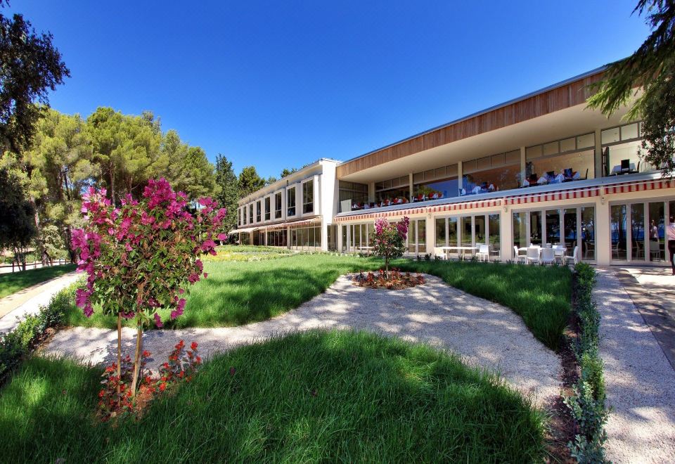 Hotel Crvena Luka Resort, Exterior, Garden