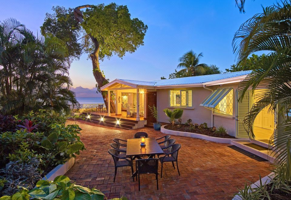 Hotel Southwinds Beach House is a 3 Bedroom with Exquisite Sea Views, Exterior, Garden