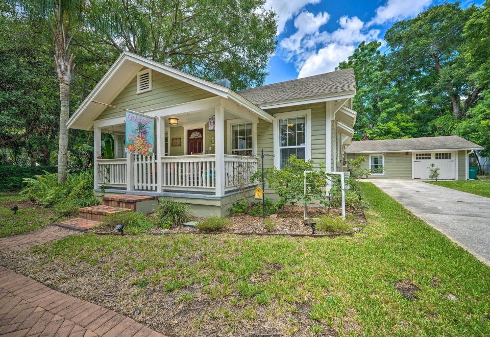 Hotel Quaint and Dreamy Mt Dora Cottage Close to Lake, Exterior, Hotel Exterior