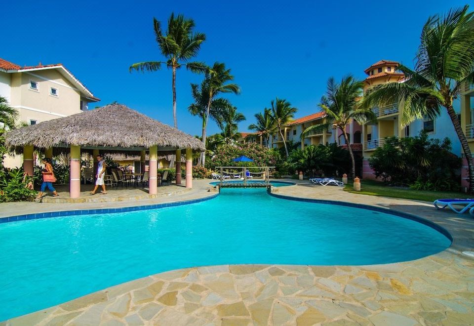 Hotel Cozy Garden Oasis Steps to the Beach, Leisure & Recreation, Outdoor Swimming Pool