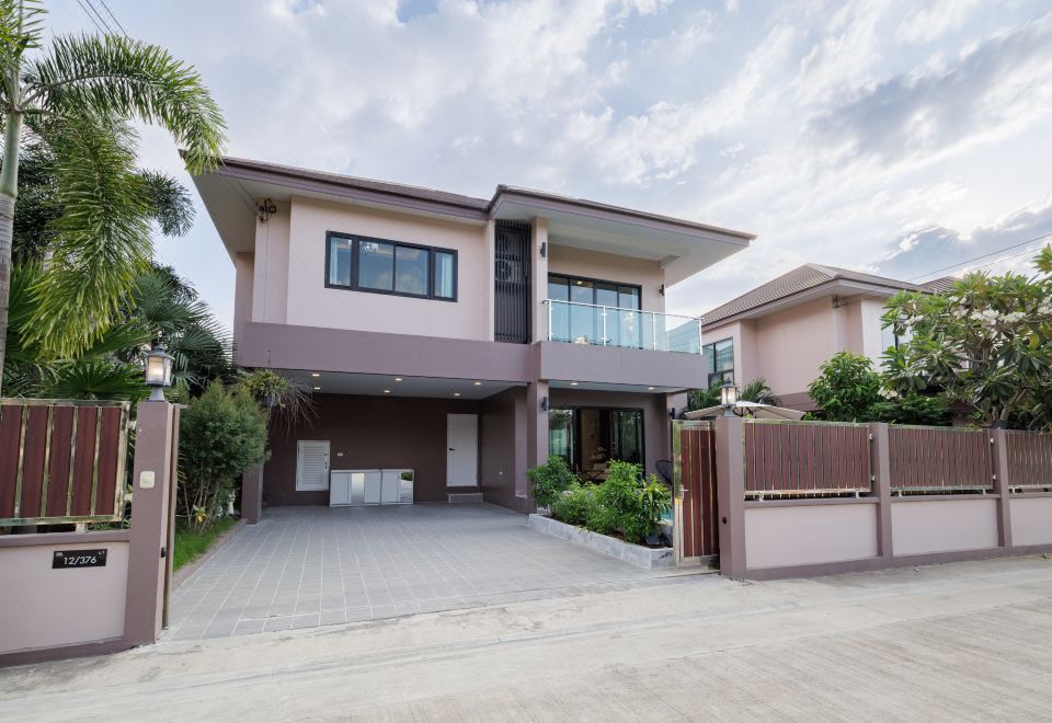 Hotel Pattaya Holiday Villa (Venice Single  Villa)【8 minutes drive to floating market + swimming pool】, Exterior, Hotel Exterior