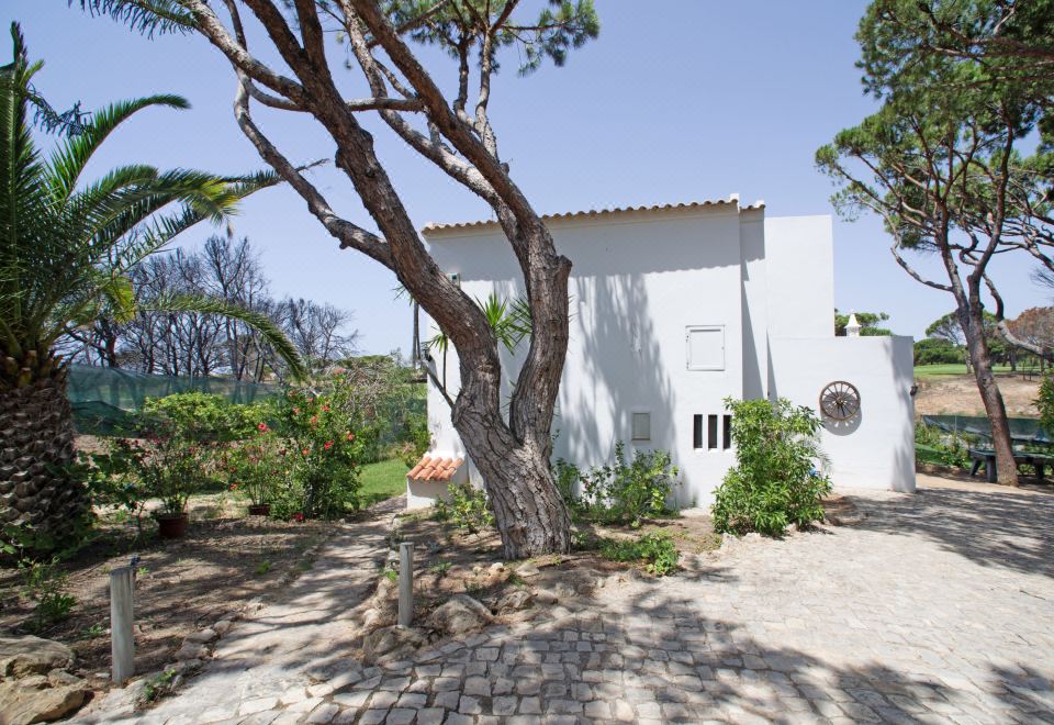 Hotel Estrela, Exterior, Garden