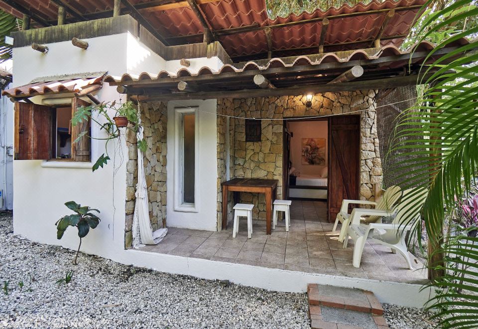 Hotel Havana Lodge, Exterior, Garden