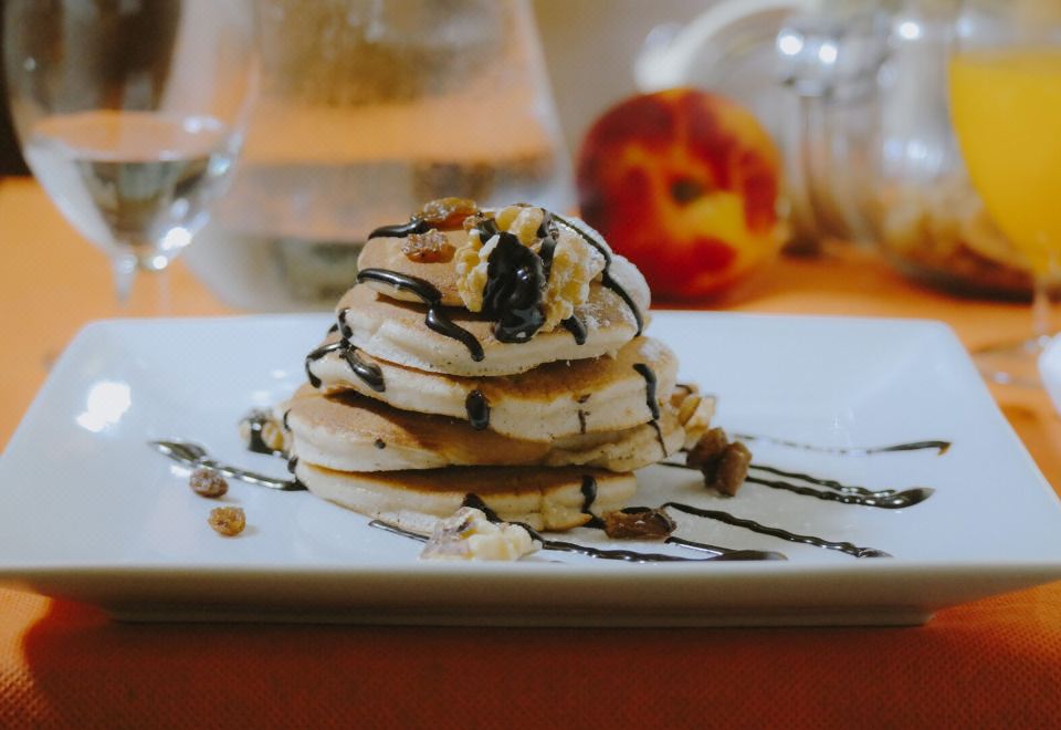 Hotel Marfil, Dining, Cuisine