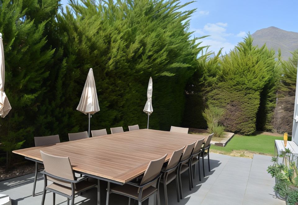Hotel Los Olivos Beach Resort, Exterior, Garden