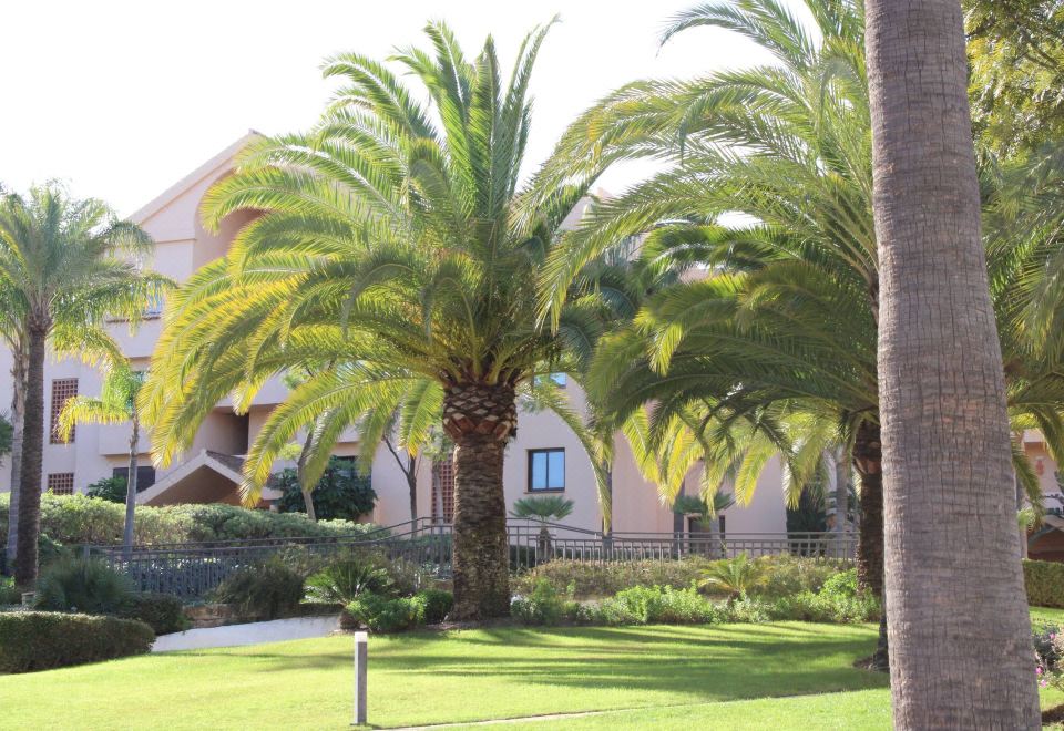 Hotel Beautiful Flat Near Golf Courses with Sea Views, Exterior, Garden