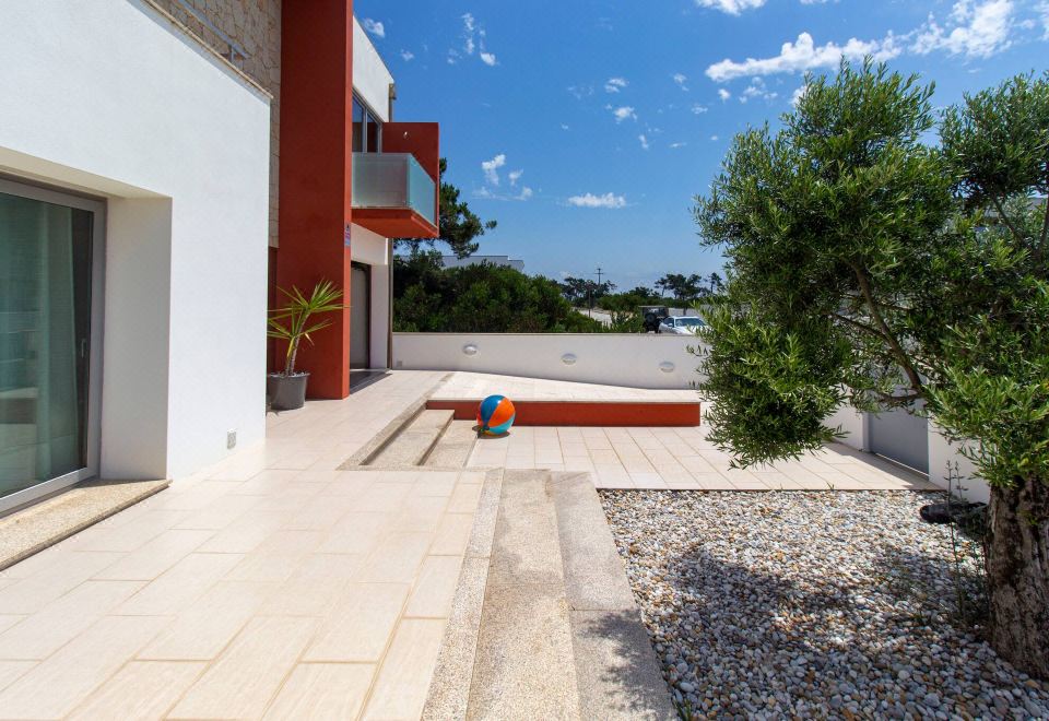 Hotel House with heated pool all year round, Exterior, Garden