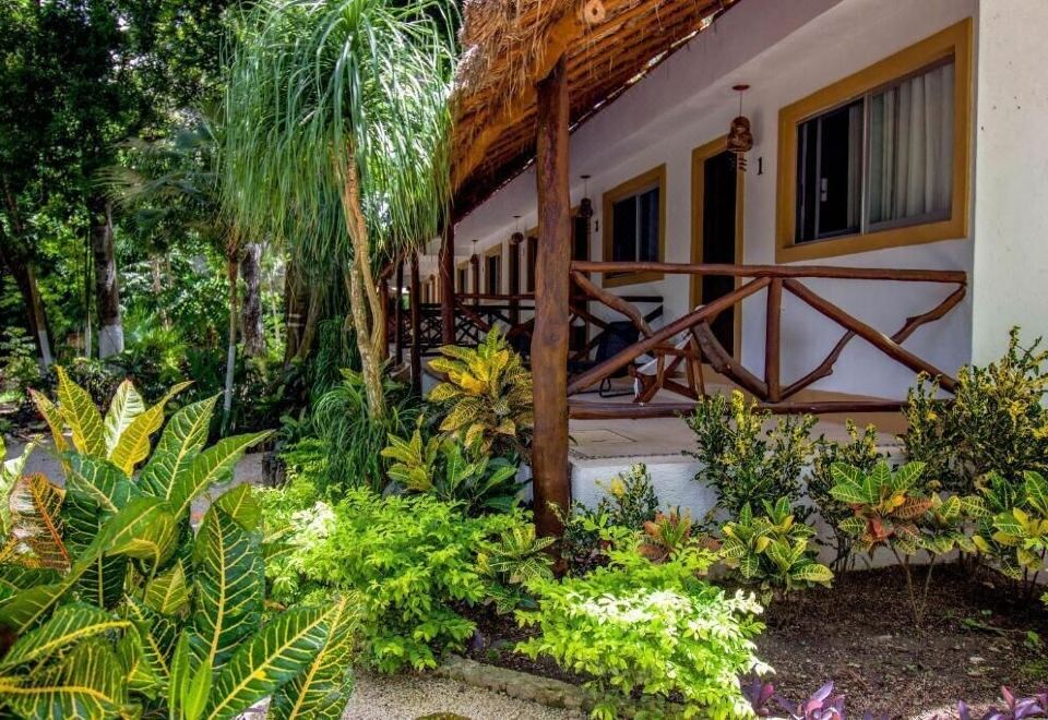 Hotel Naturik Cancun, Exterior, Garden