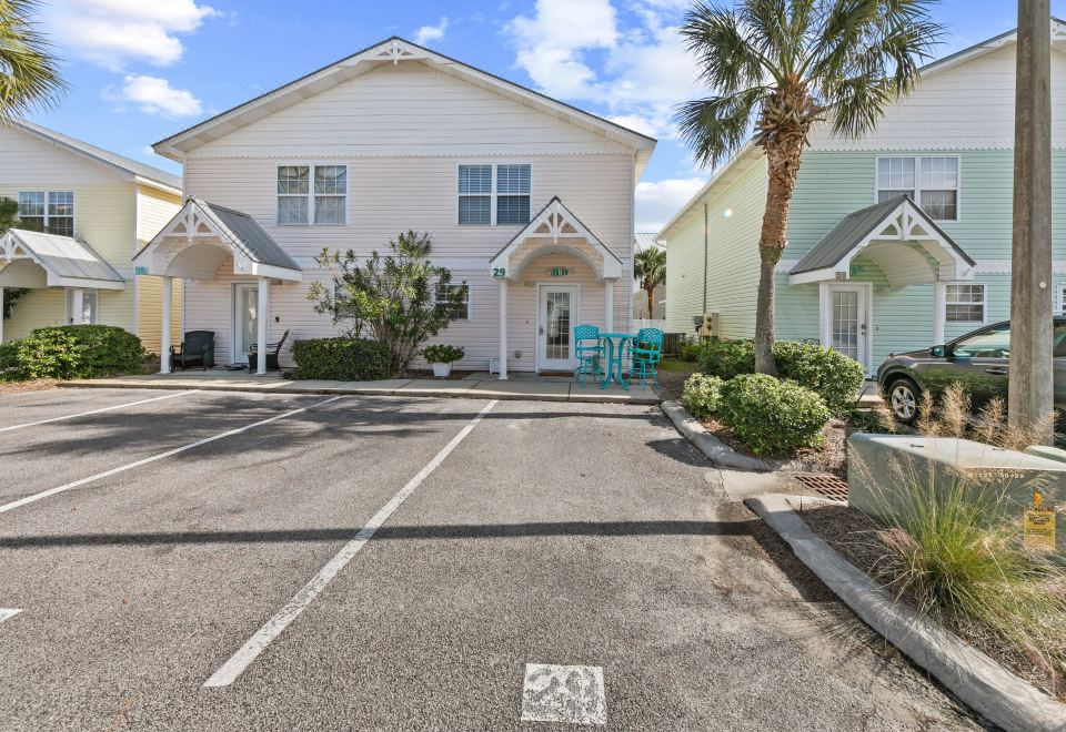 Hotel Cozy Townhome with Pool Access and Close Beach Proximity - Charming Getaway, Exterior, Hotel Exterior