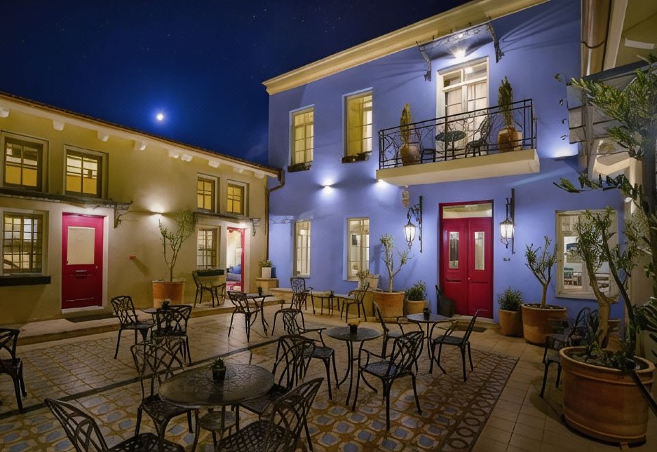 Hotel Antique, Exterior, Garden