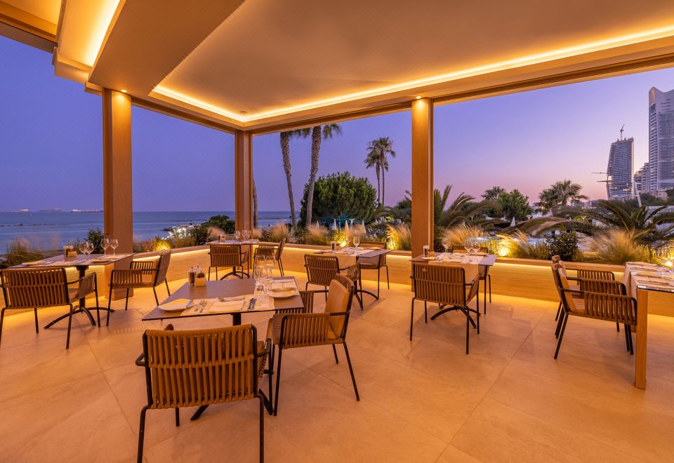 Hotel Crowne Plaza Limassol, Dining, Restaurant