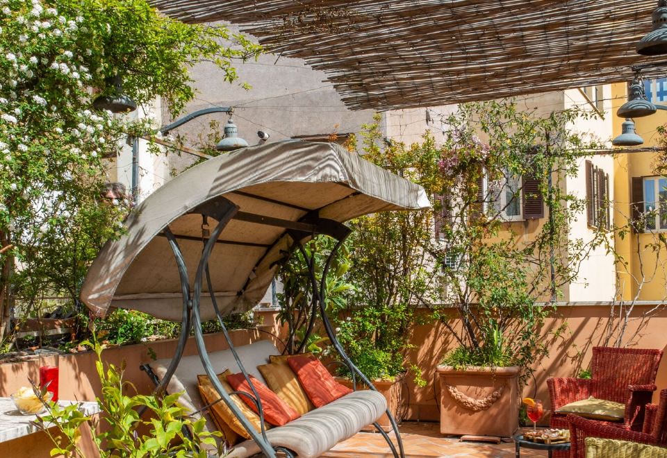 Hotel Piazza di Spagna, Exterior, Garden