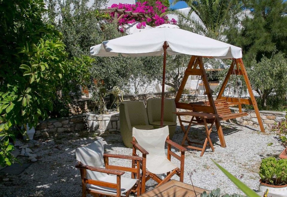 Hotel Leonardos Apartments, Exterior, Garden