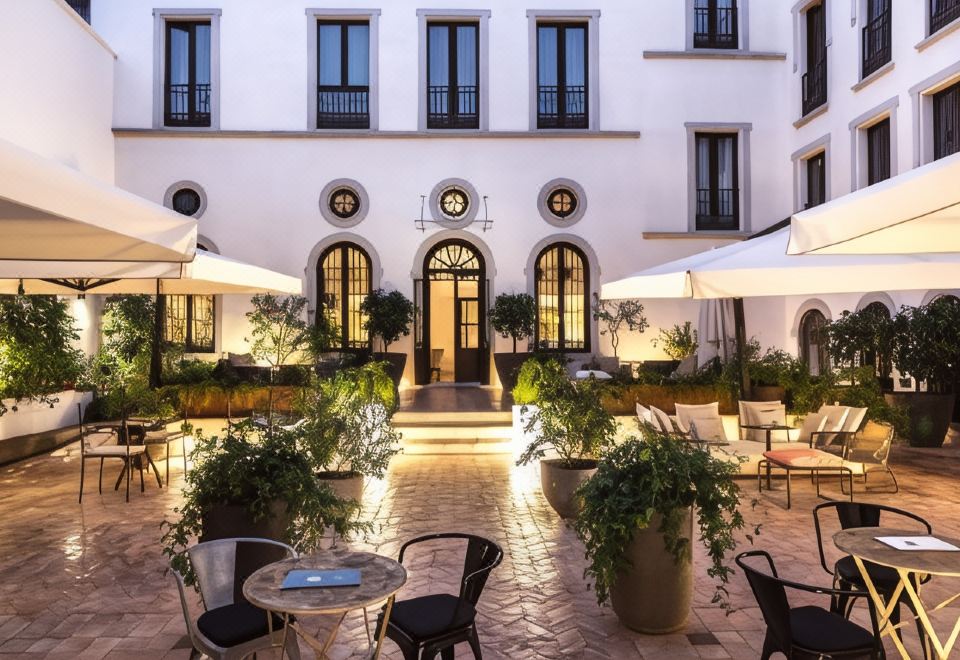 Hotel CoolRooms Palacio Villapanés 5 GL, Exterior, Garden