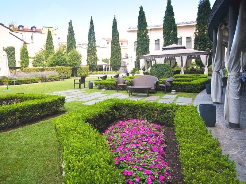 Hotel Grand Visconti Palace, Exterior, Garden