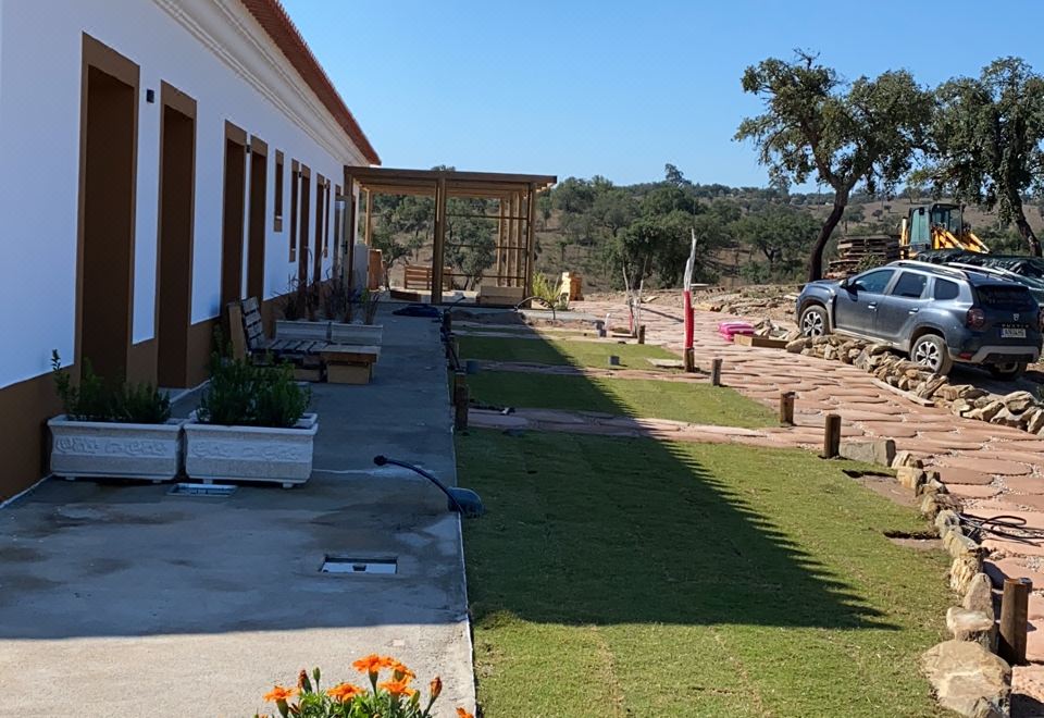Hotel Mama Adama - Alpaca Farm & Hotel, Exterior, Garden