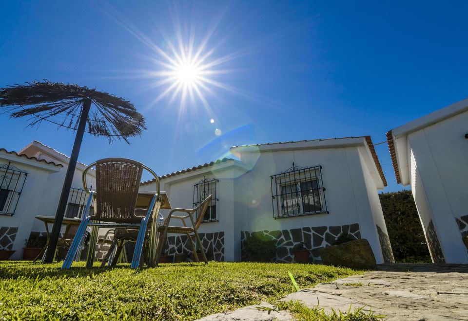 Hotel El Rancho, Exterior, Garden