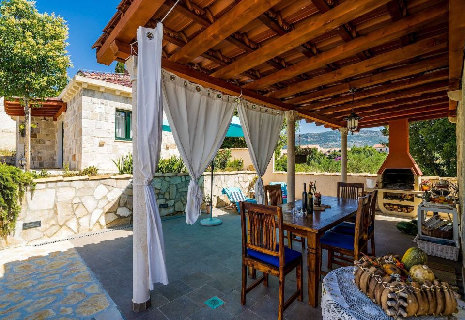 Hotel Dubrovnik Chalets, Exterior, Garden