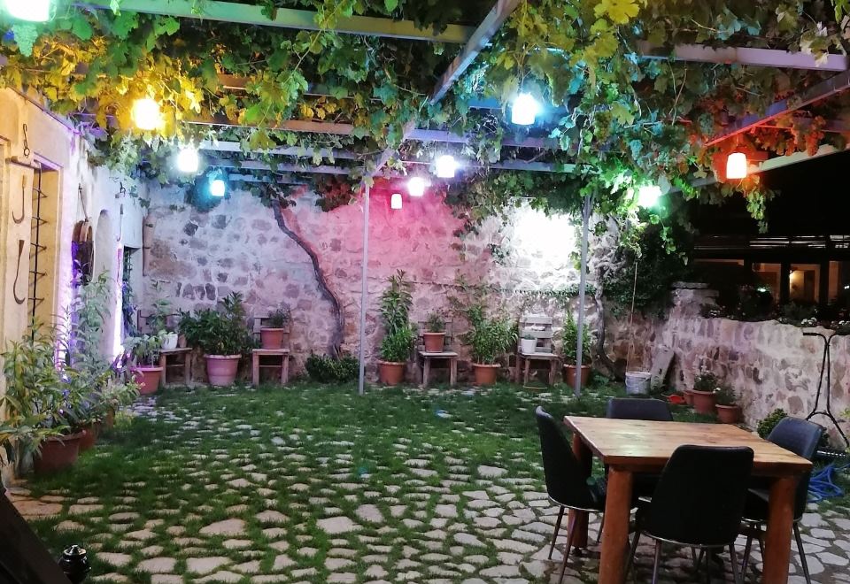 Hotel My Cave la Maison du Reve, Exterior, Garden