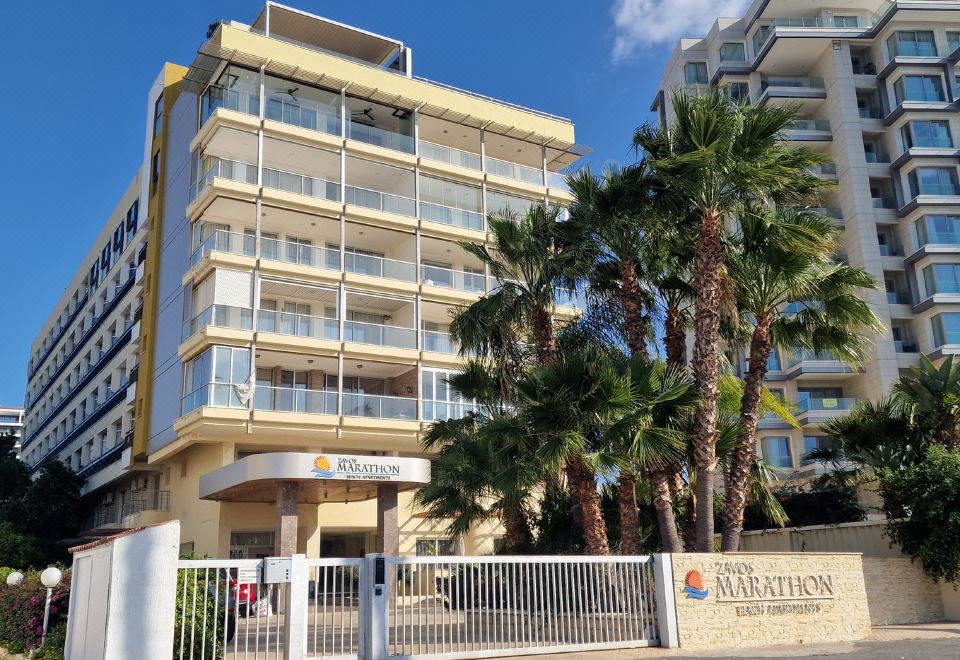 Hotel Marathon Beach Apartment with Shared Pool, Exterior, Hotel Exterior