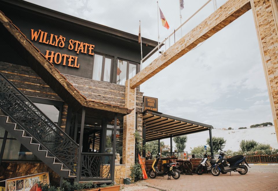 Hotel Willy's State Hotel, Exterior, Hotel Exterior