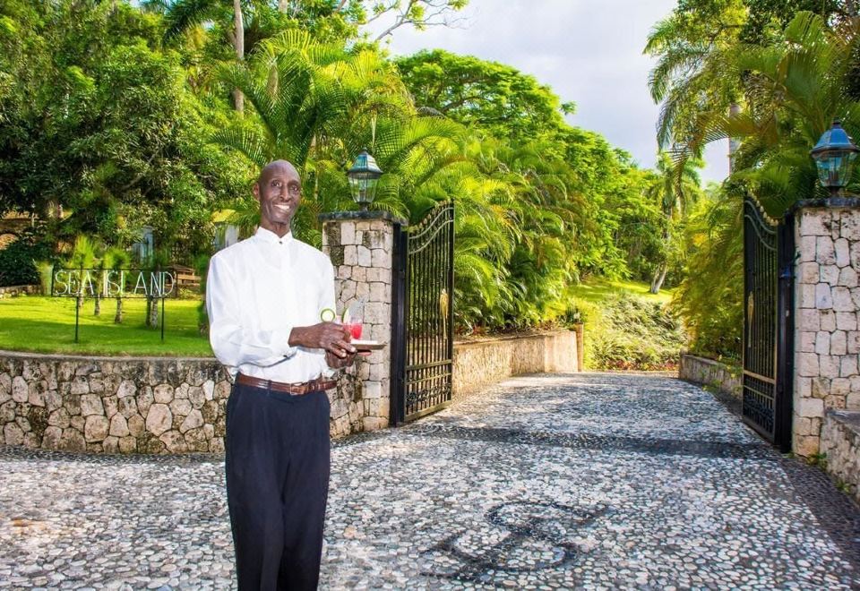 Hotel Sea Island, 6Br by Jamaican Treasures, Exterior, Garden