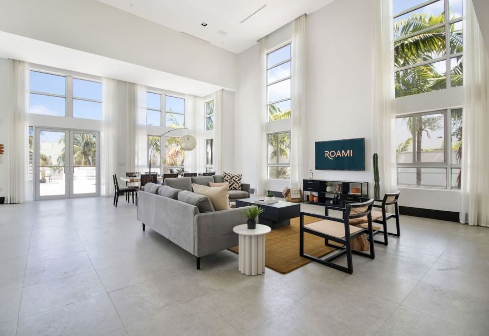 Hotel Roami at Collins Ave Penthouse, Public Areas, Public Areas