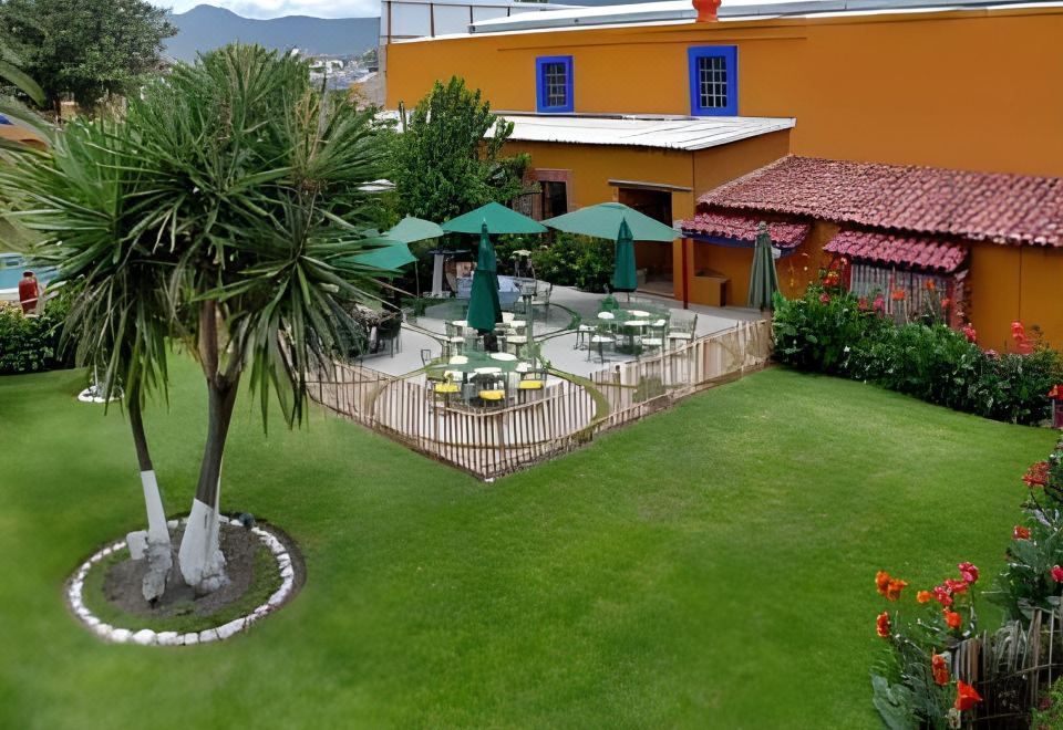 Hotel Hacienda Don Cenobio, Exterior, Garden