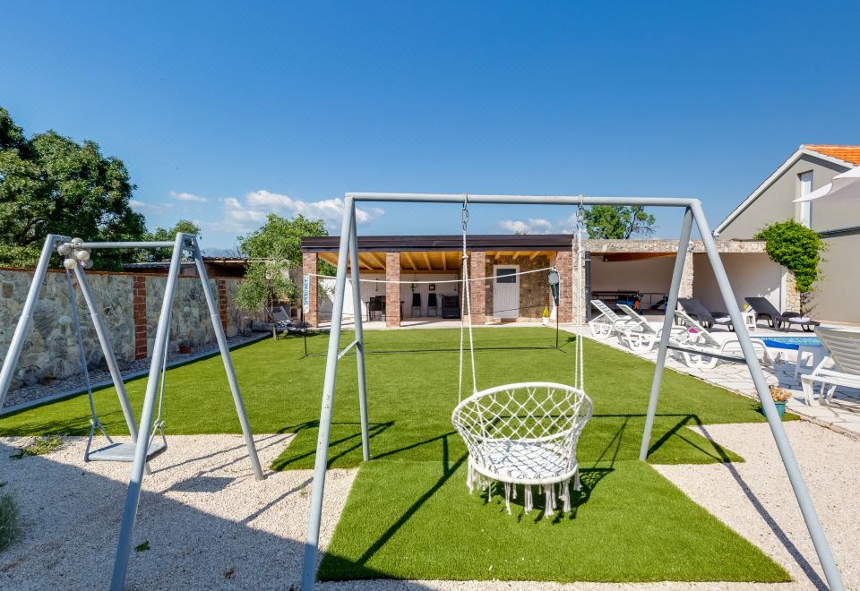 Hotel Branka, Exterior, Garden