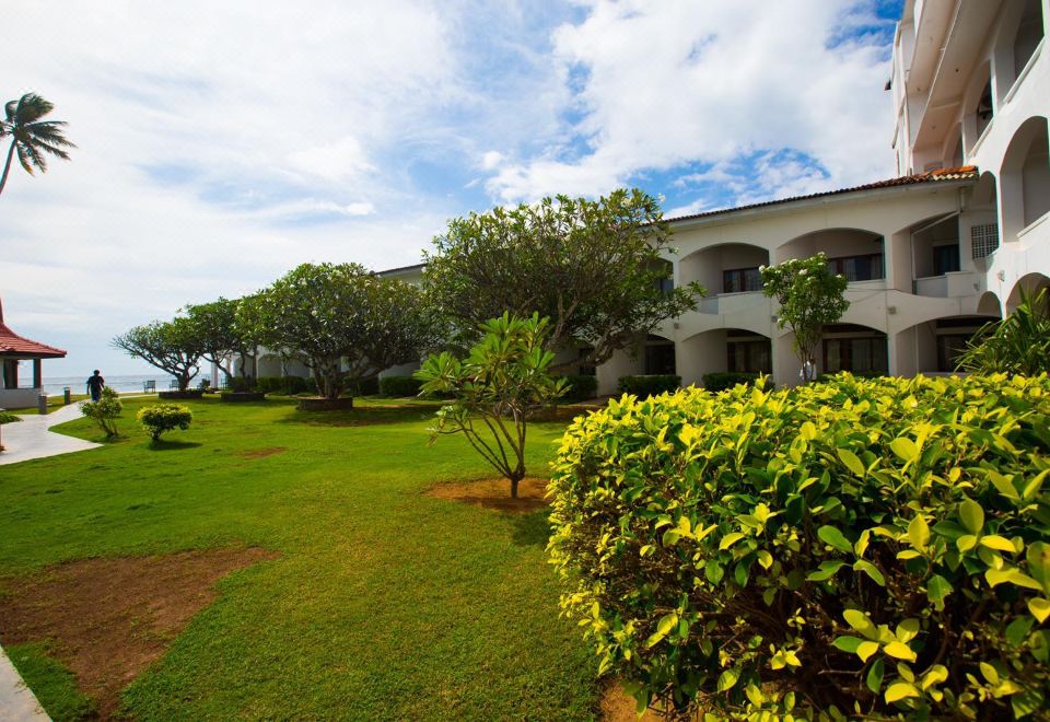 Hotel Lanka Super Corals, Exterior, Garden