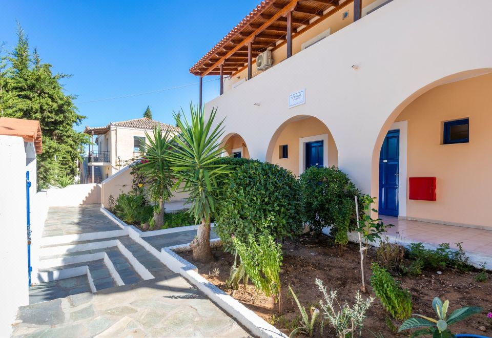 Hotel Vanas Apartments, Exterior, Garden