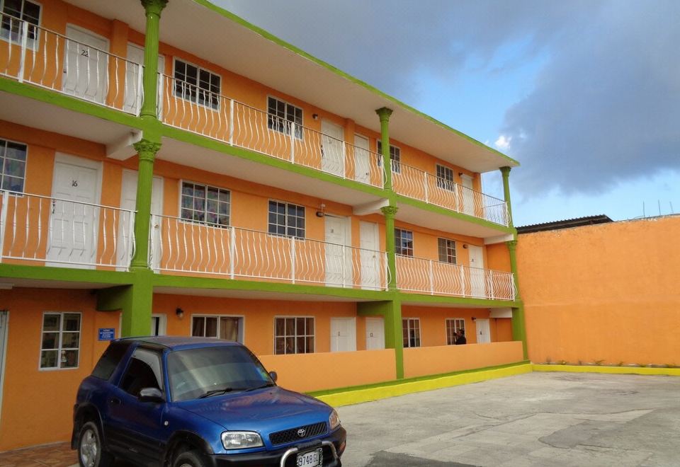 Hotel Tropical Manor Inn - Kingston, Exterior, Hotel Exterior