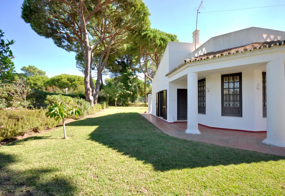 Hotel Perfect Retreat Overlooking Pinhal Golf Course, Private Pool, Off-Street Parking, Exterior, Garden