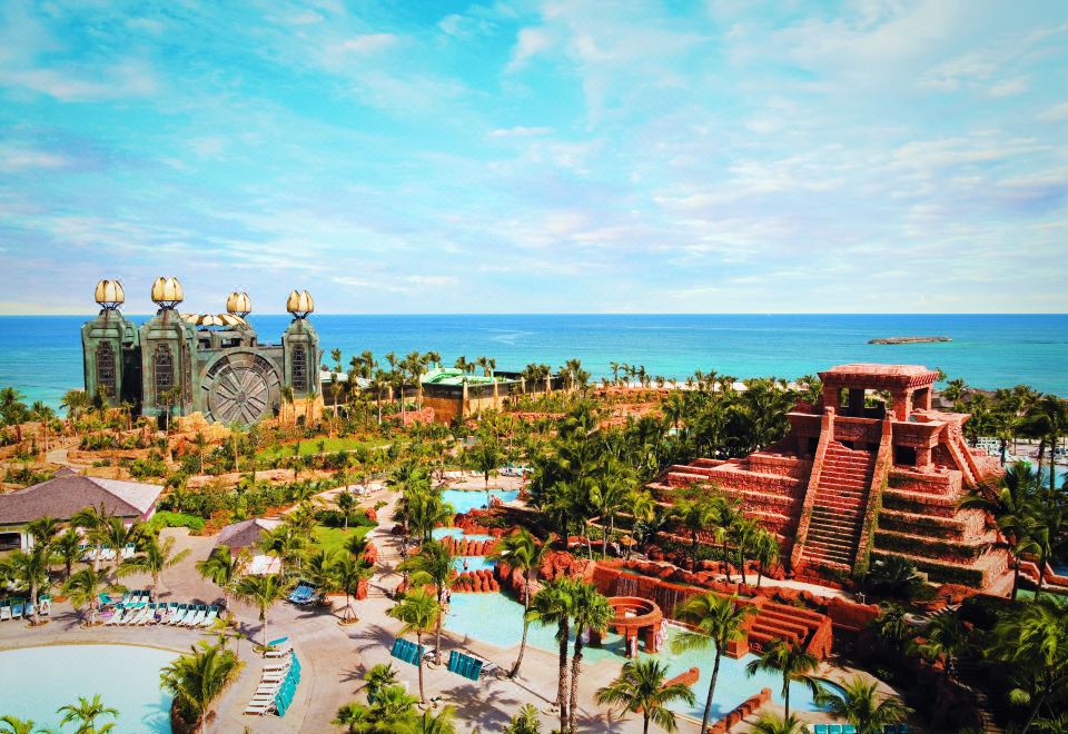 Hotel Harborside Resort & Vacation Rentals at Atlantis, Exterior, Hotel Exterior