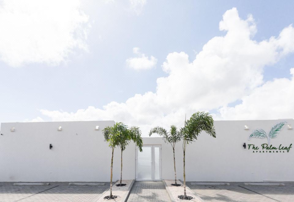 Hotel The Palm Leaf Apartments, Exterior, Hotel Exterior