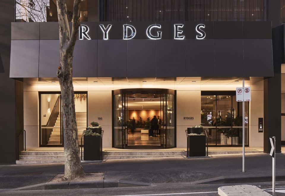 Hotel Rydges Melbourne an EVT hotel, Exterior, Hotel Exterior