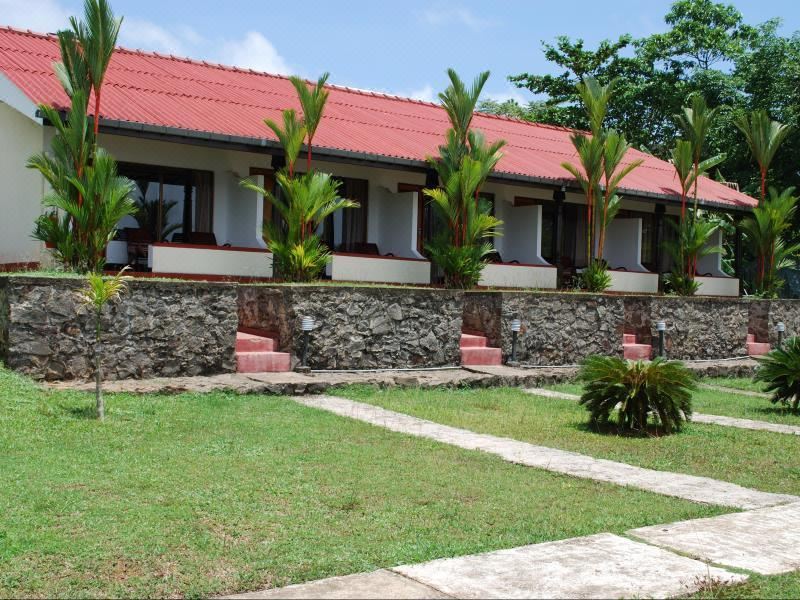 Hotel Kalla Bongo Lake Resort, Exterior, Garden