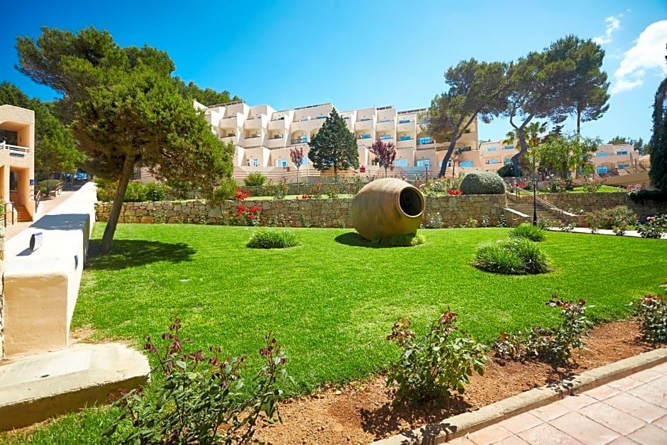 Hotel Invisa Hotel Club Cala Blanca, Exterior, Garden