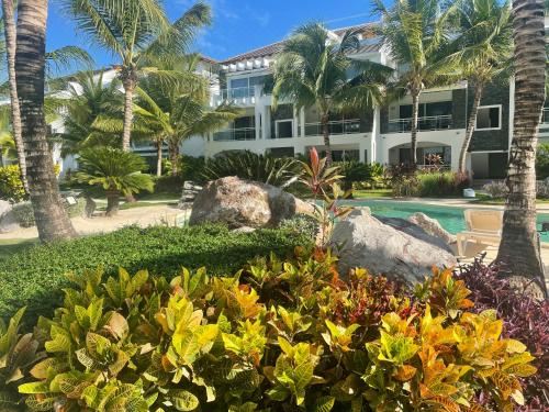 Hotel Atmospheric Apartment with a Beautiful View of the Swimming Pool, Exterior, Garden