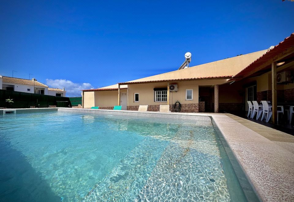 Hotel Albufeira Summer Villa 2 with Pool by Homing, Leisure & Recreation, Outdoor Swimming Pool