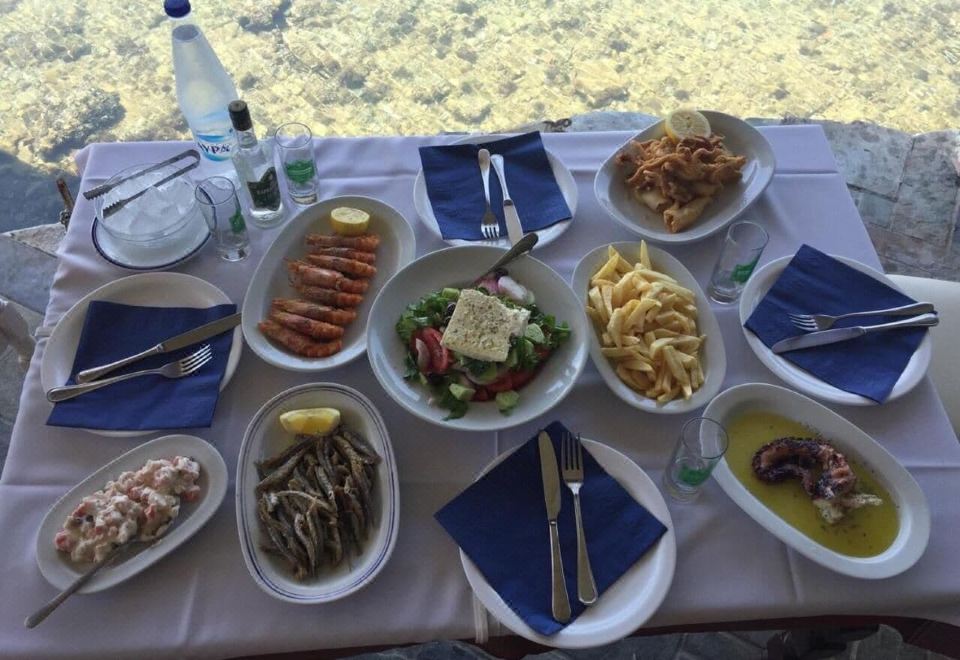 Hotel Lefkadi, Dining, Cuisine