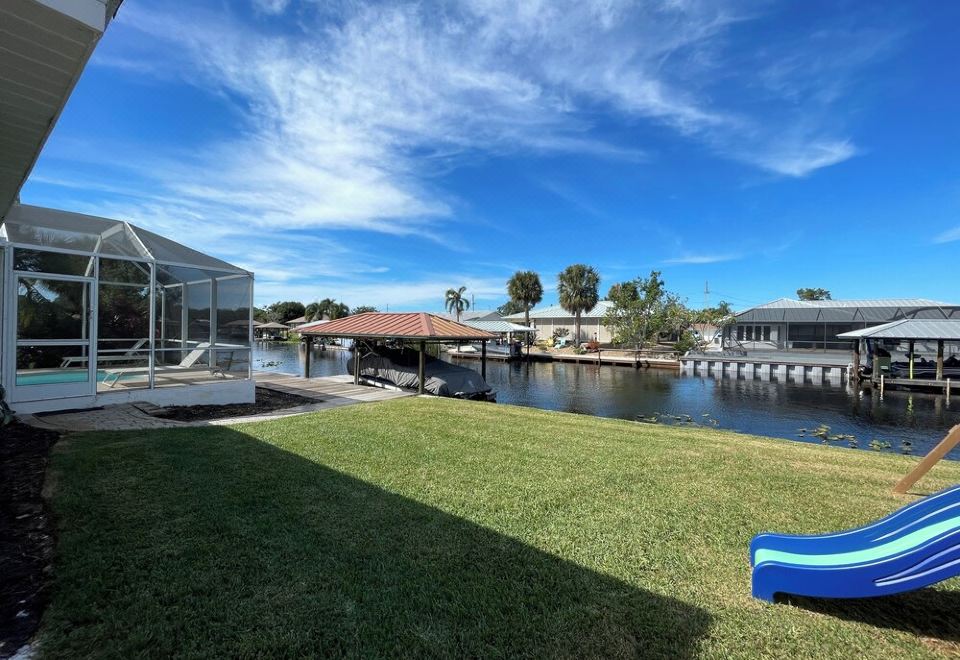 Hotel Charming Pool Home with Canal Access to Lake June! 20% Mobile Booking Discount!!, Exterior, Hotel Exterior