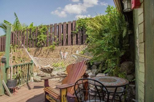 Hotel One32 Guest House, Exterior, Garden