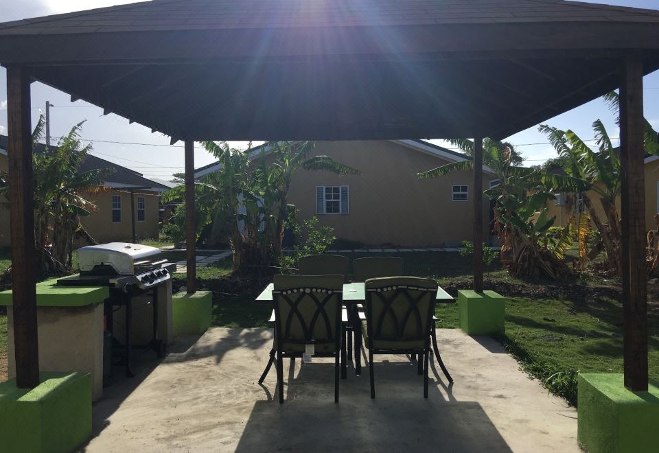Hotel Drax Hall Country Club's Sweet Escape, Exterior, Garden