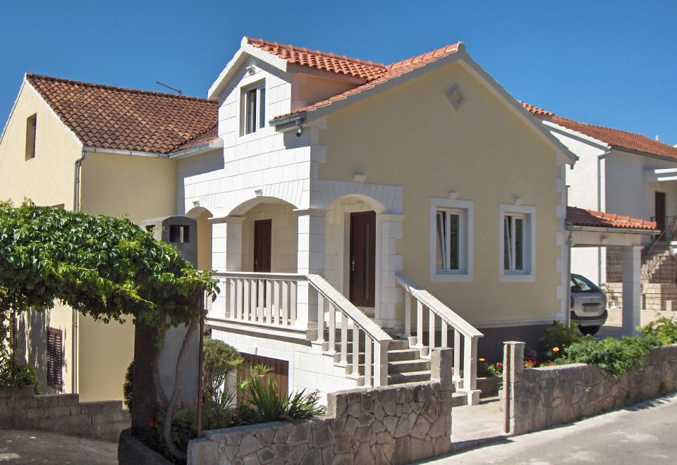 Hotel Antique Apartment with Balcony, Exterior, Hotel Exterior