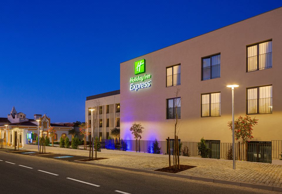 Hotel Holiday Inn Express Evora, Exterior, Hotel Exterior