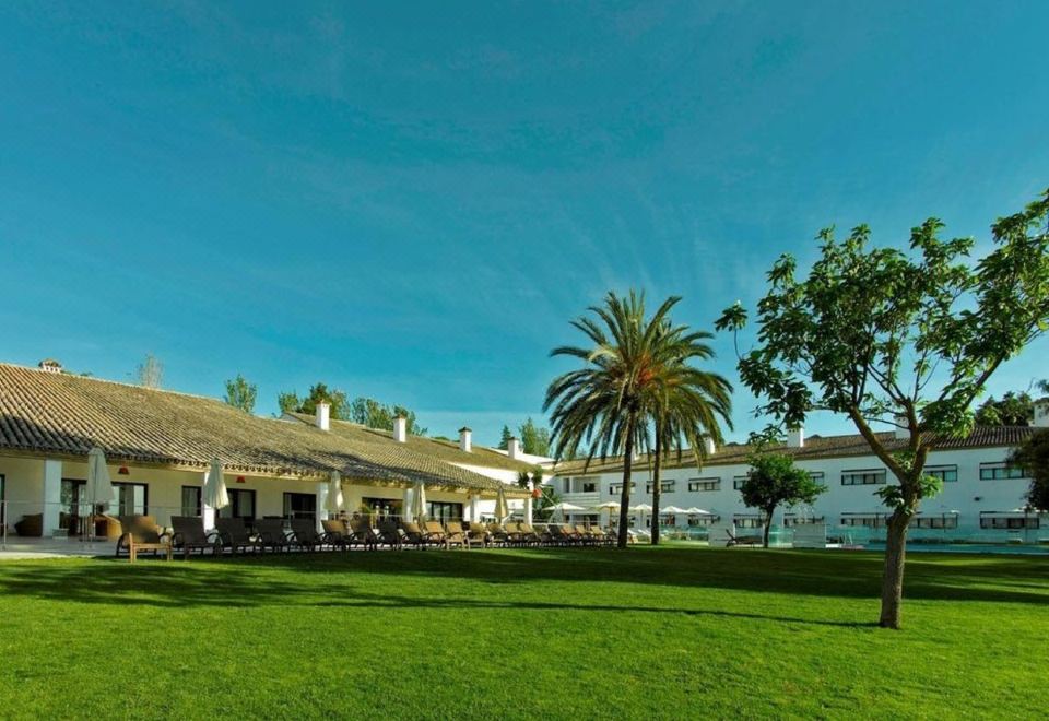Hotel Parador de Antequera, Exterior, Garden