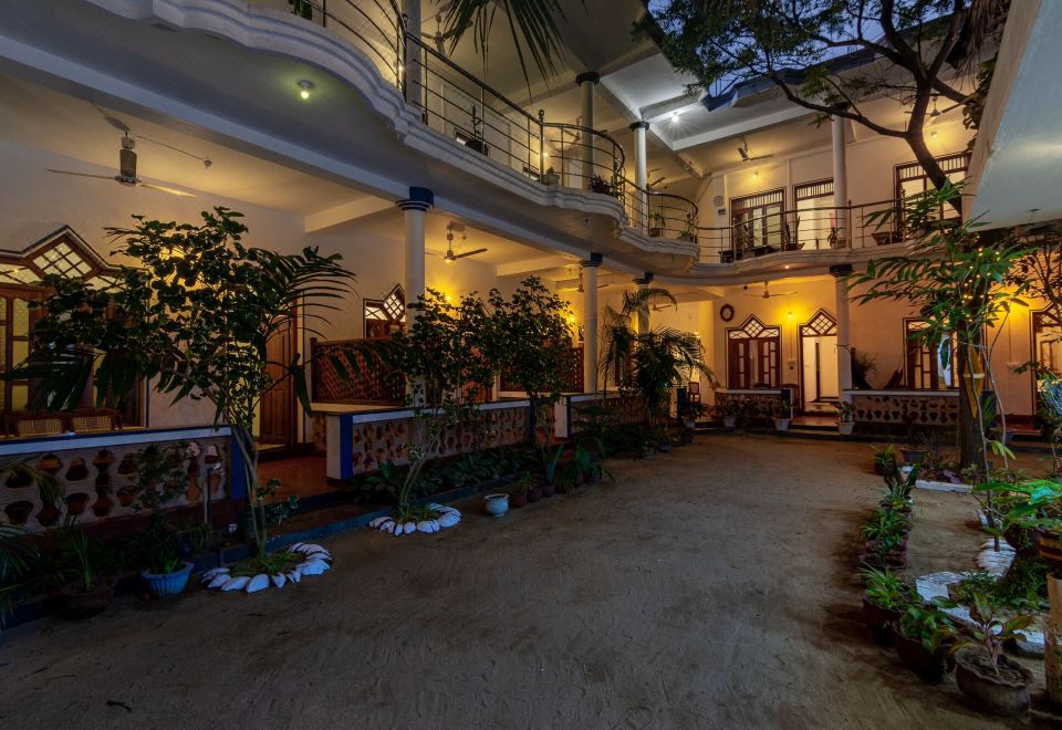 Hotel Arugambay Resort, Exterior, Garden