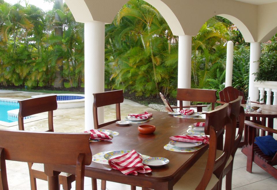 Hotel 3Br Villa with VIP Access - All Inclusive Program with Alcohol Included., Dining, Restaurant